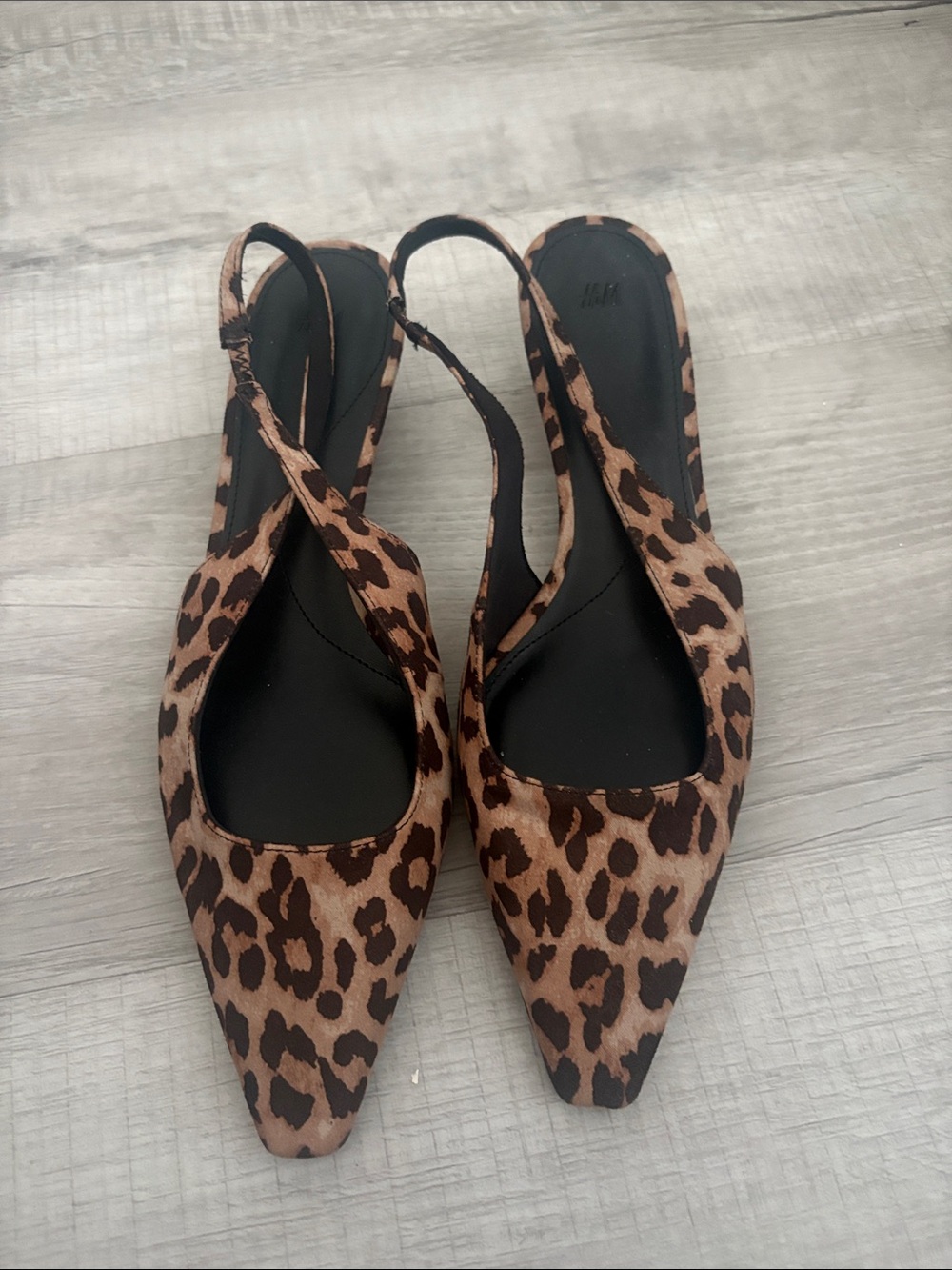 H&M women’s sling back cheetah print kitten heel